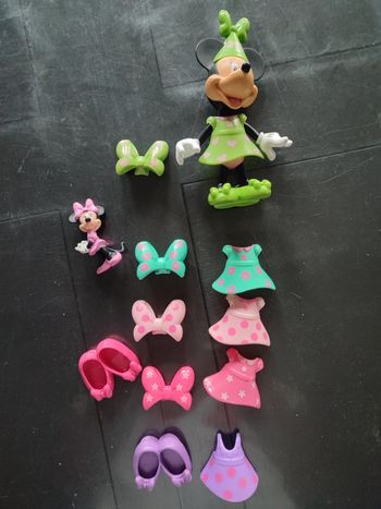Figurine Minnie. Tenues interchangeables