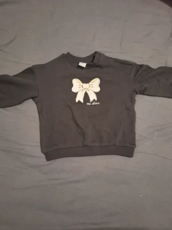 Pull noir bébé fille