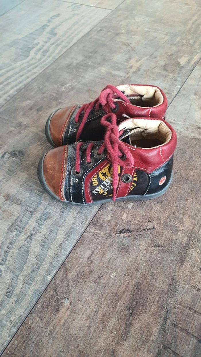 👦 chaussures gbb Taille 19 en très bon état - photo numéro 3