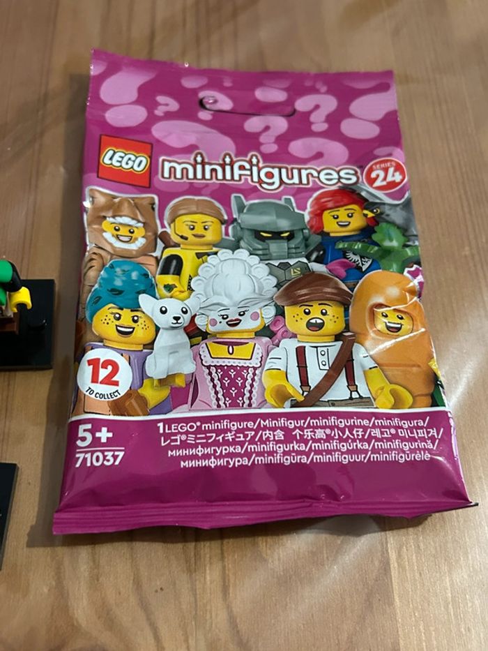 Série 24 complète lego 71037 12 minifigurines différentes dont une neuve - photo numéro 6