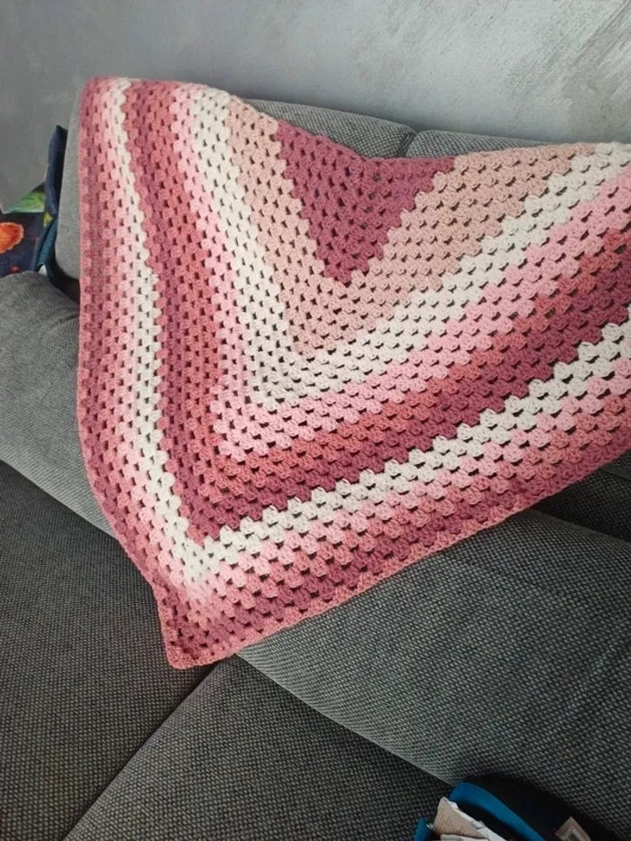 Joli chale multicolores fait main au crochet - photo numéro 4