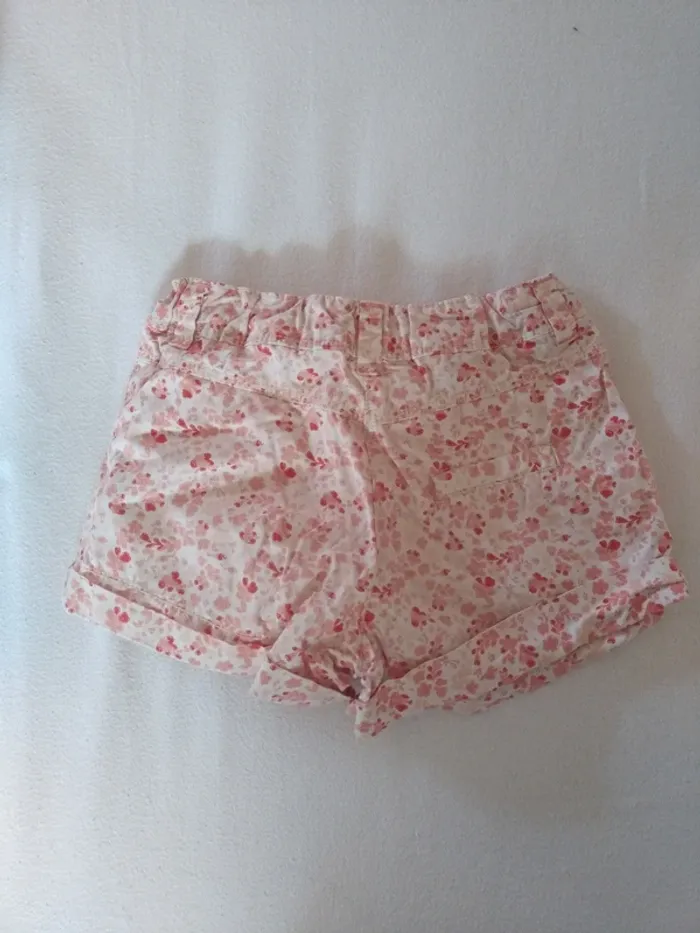 Short Fleuri Fille 6 ans - photo numéro 3