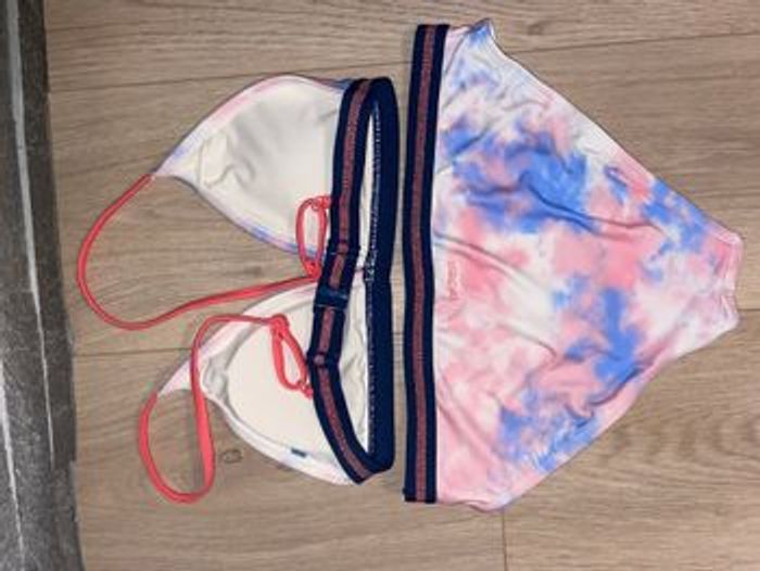 Pull de la marque H&M. Taille 16 ans / 176cm Vert lurex pailleté avec petit nœud au niveau du col Lo - photo numéro 4