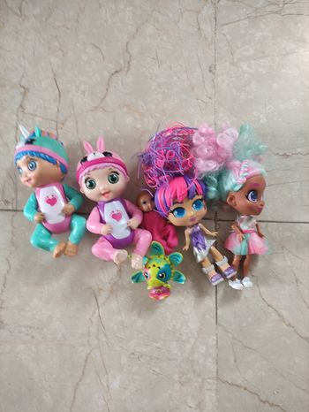 Lot de poupées