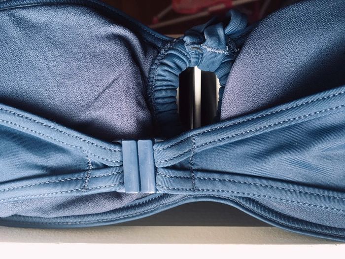 Haut de bikini bleu - photo numéro 2