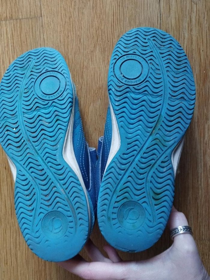 2 paires de baskets Artengo pointure 34 - photo numéro 5