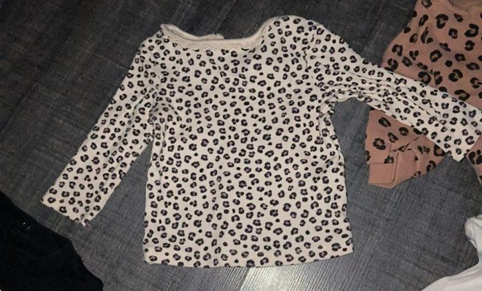 Lot maillot et pull - photo numéro 4