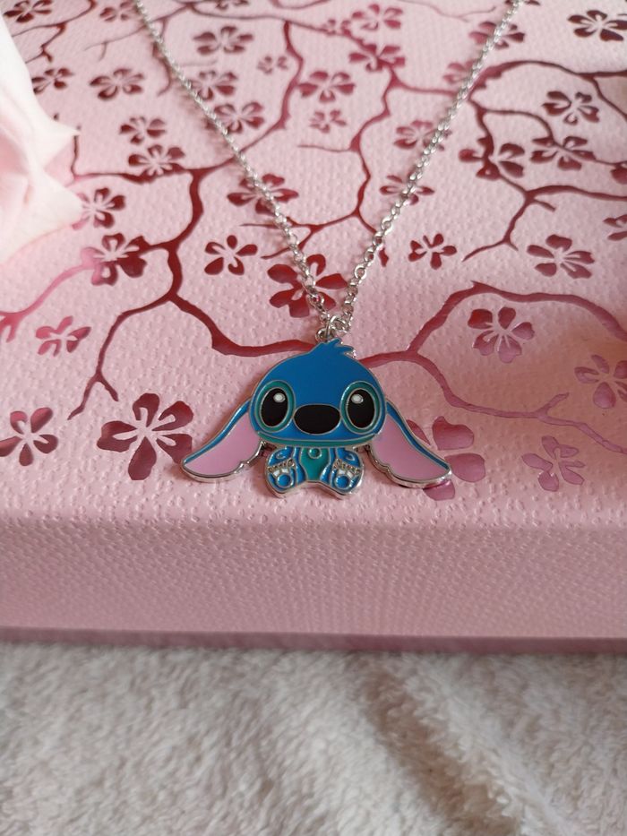 Collier stitch
