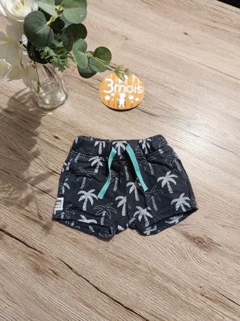 Short gemo 3 mois neuf