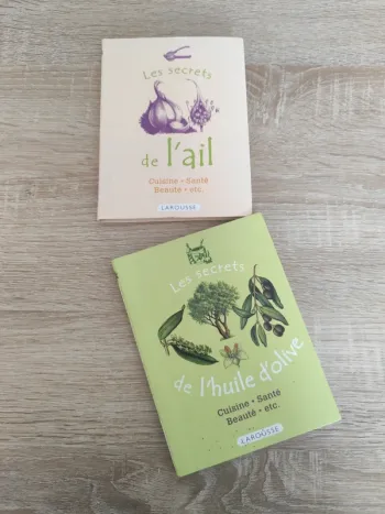 Lot de livres les secrets larousse