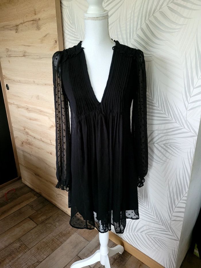 Très jolie robe taille XS noir zara