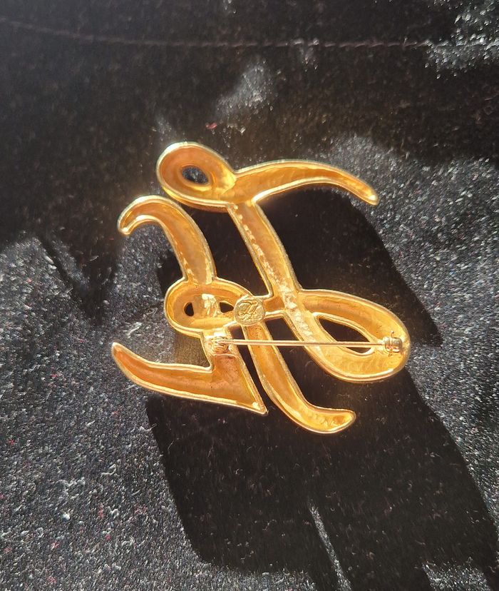 Broche Karl Lagerfeld - Comme neuve - photo numéro 2