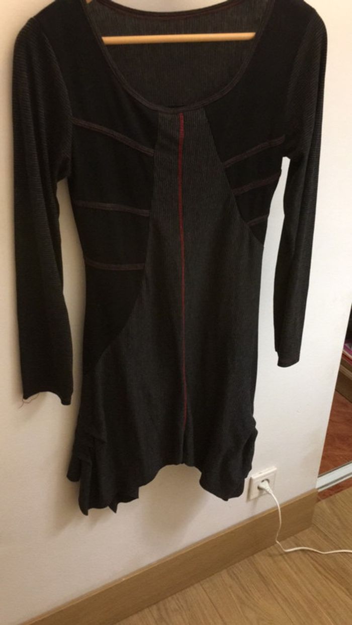 Robe style desigual / robe asymétrique / robe originale grise et rouge à rayure