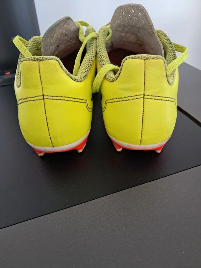Chaussures à crampons - photo numéro 3