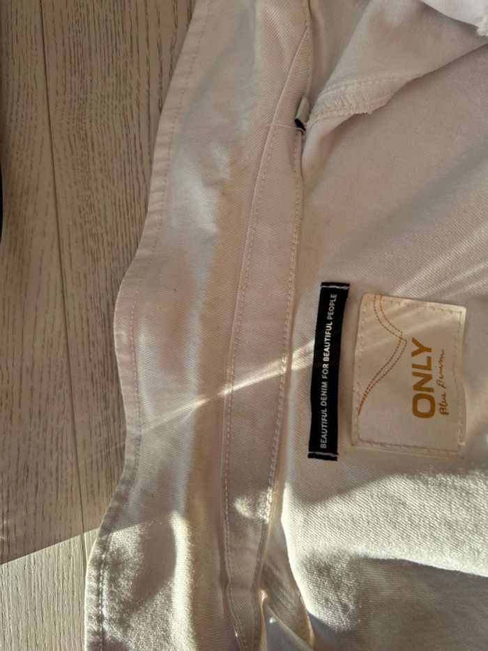 Veste en jeans blanche. - photo numéro 7