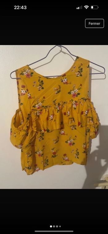 Tee shirt avec épaule dénude