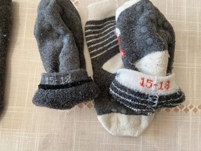 Chaussettes hiver et gants - photo numéro 3