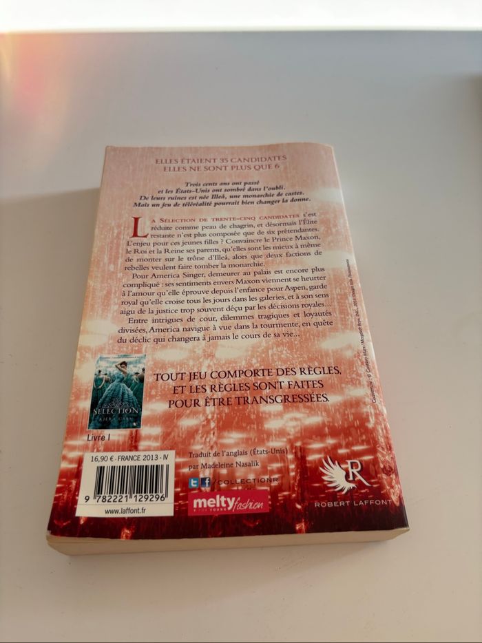 Livre L’élite la sélection Livre 2 de Kiera Cass - photo numéro 2