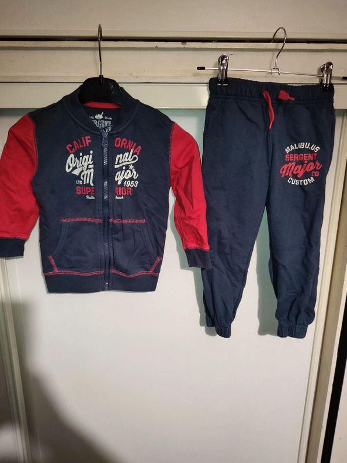 Ensemble survêtement