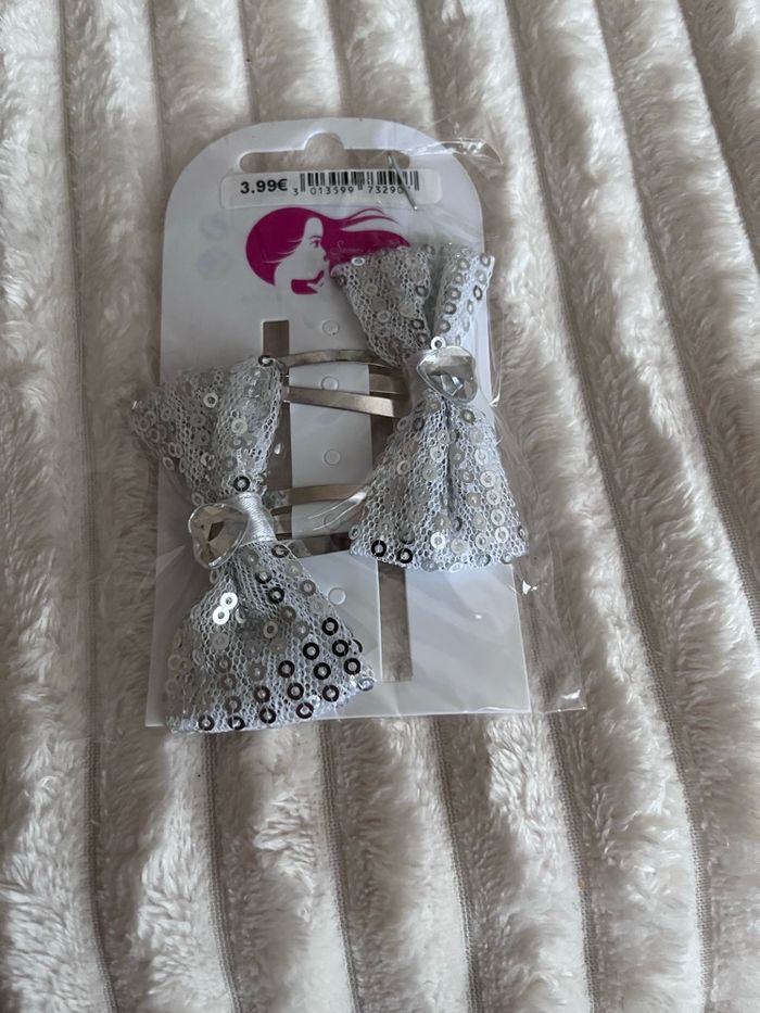 Pinces cheveux 🎀 neufs - photo numéro 3