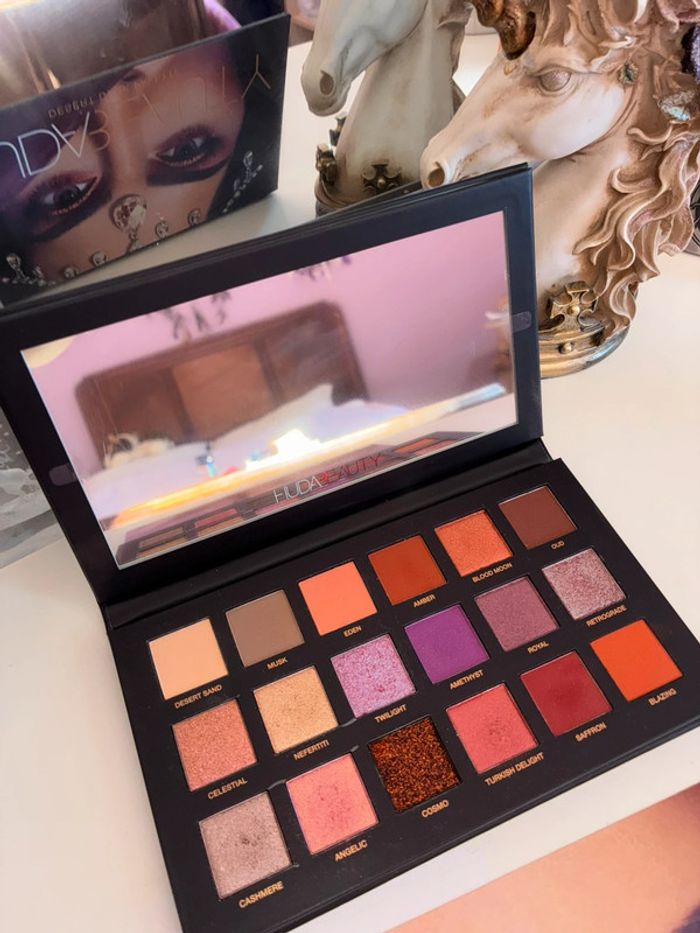 Palette Desert Dusk, 18 fards, Huda Beauty. - photo numéro 4