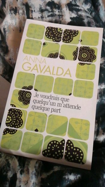 Je voudrais que qq1 m'attende qqpart