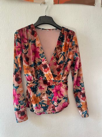 Body/ top fleuri à décolleté plongeant 