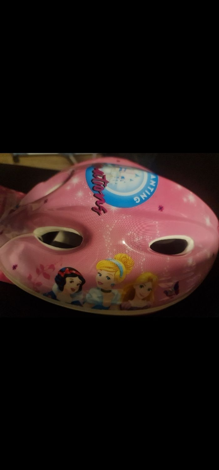 Vélo 16'' PRINCESS / DISNEY + casque princess neuf équipé de 2 freins, porte poupée, panier avant - photo numéro 3
