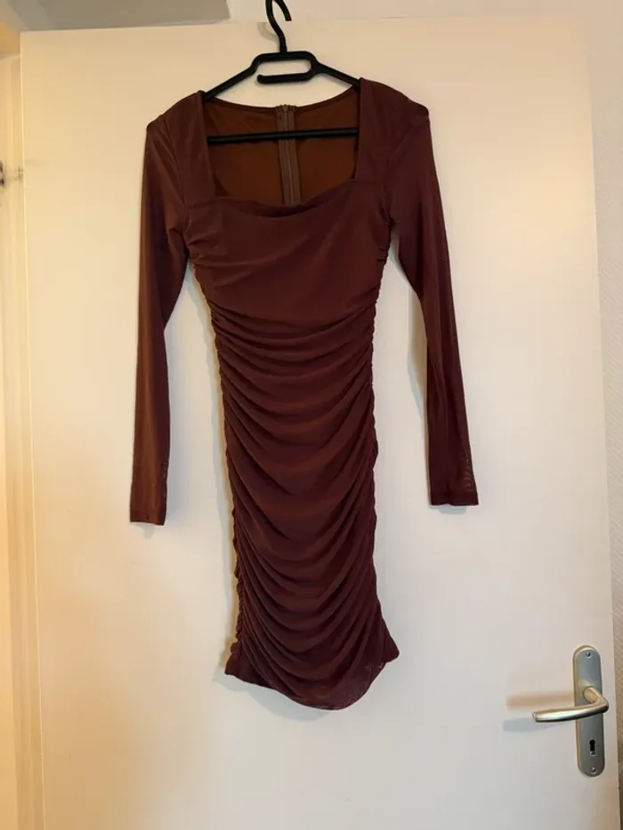 Robe moulante en très bon état marron taille XS Shein
