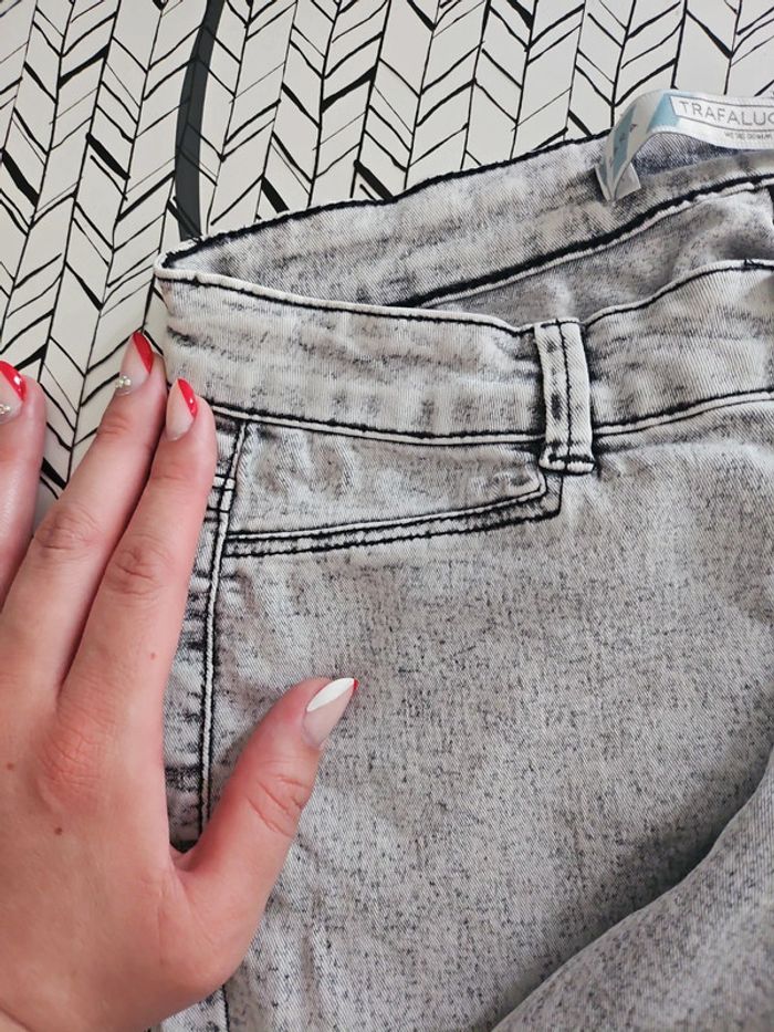 Pantalon marque Zara - photo numéro 7