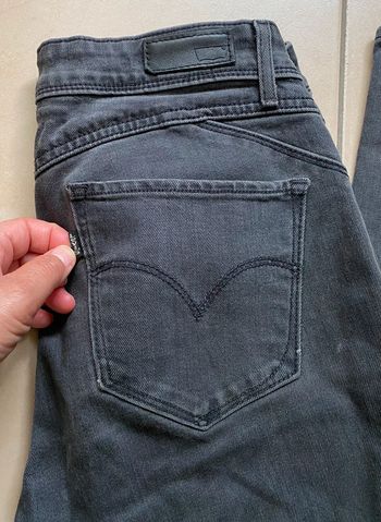Jean Levi's mid rise skinny W27 L32