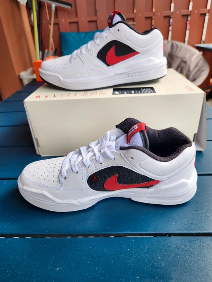 Jordan stadium 90 garçon Taille 36,5 neuves - photo numéro 3