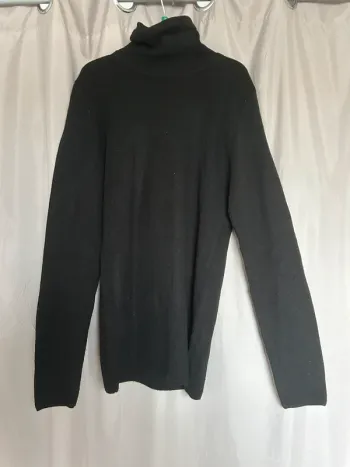 Pull noir