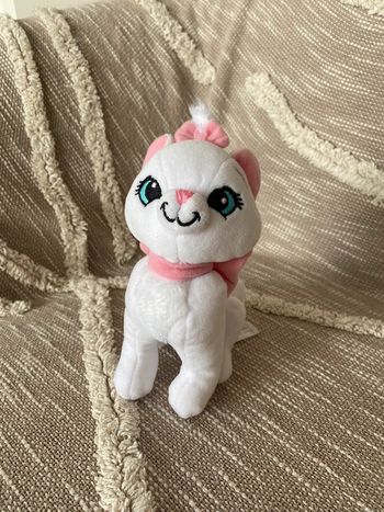 Peluche doudou 20cm Disney les aristochats Marie chat blanc et rose très bon état