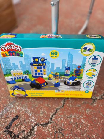 Play-Doh Blocks police