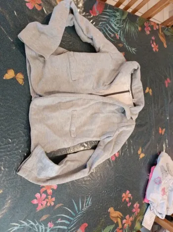 Veste paillettes grise Okaïdi 10 ans