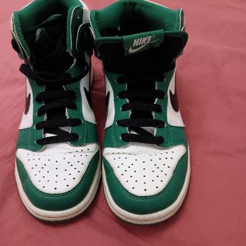 BASKETS NIKE