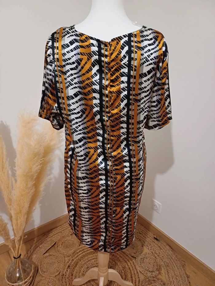 Robe satinée à motifs TQF Collection taille L 40 - photo numéro 5