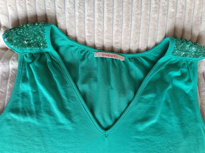 🩵 Jolie blouse sans manches avec paillettes🩵 couleur vert eau - camaïeu - taille M - neuve - photo numéro 2