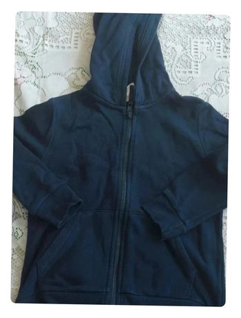 Gilet zippé à capuche bleu foncé, H&M en très bon état, taille 4/6 ans