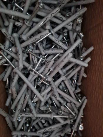 Lot de 611 chevilles frapper