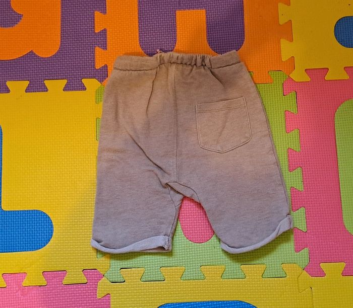 Short bermuda beige crocodile, orchestra, taille 23 mois (86 cm) - photo numéro 2