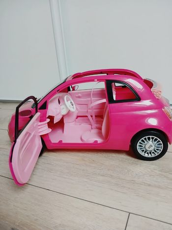 Voiture Barbie Fiat 500 rose