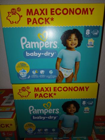 2 cartons pampers T8
