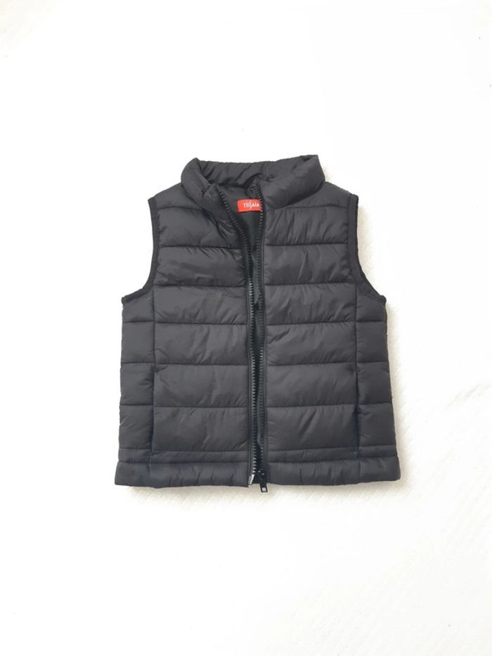 Doudoune noire sans manche neuve Tissaia 3 ans