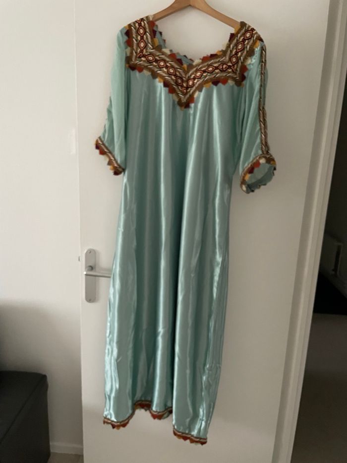 Robe Kabyle, très bon état, taille unique, 80 € - photo numéro 2
