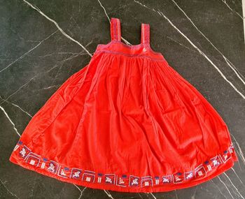Robe ample été rouge à  bretelles 24 mois en excellent état