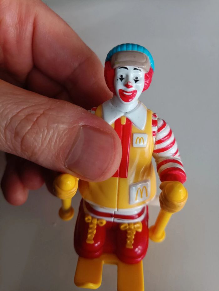 Lot de 2 Figurines McDonald's Vintage - Ronald en Voiture et Ronald sur Skis (avec défauts) - photo numéro 7