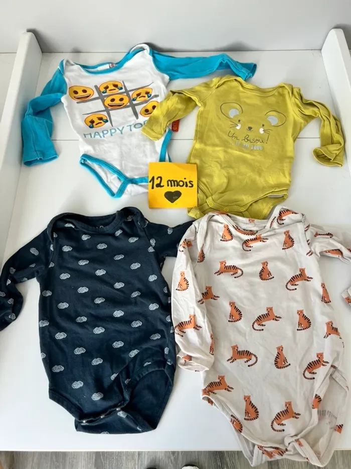 Lots de 4 body manches longues 12 mois