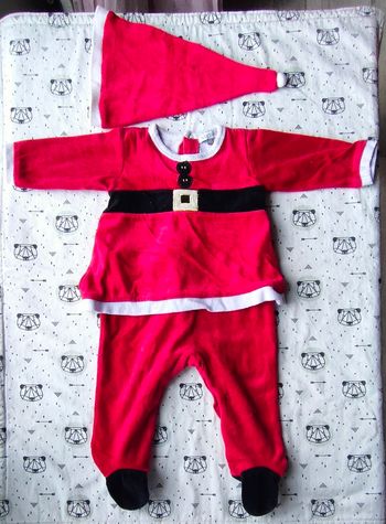 Pyjama en velours de Noel taille 12 mois/ 1 ans